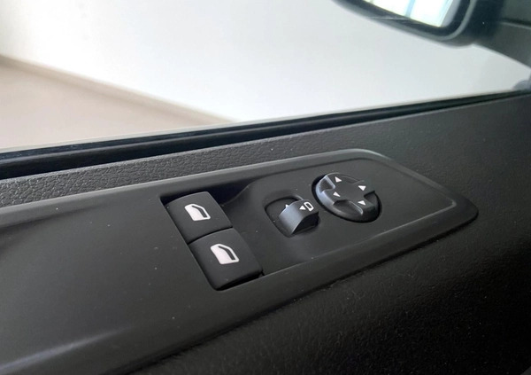 Peugeot Traveller cena 109900 przebieg: 167663, rok produkcji 2018 z Węgliniec małe 596